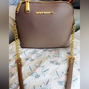STEVE MADDEN CROSSBODY AND HANDBAG